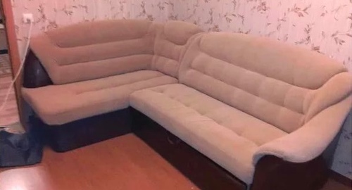 Перетяжка углового дивана. Звенигородская